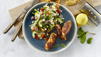 Frikadeller af kylling med kulørt salat