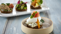 Smørrebrødstapas med to gange æg