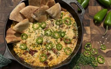 Trempette de fromage au maïs, jalapeño et bacon aux Jalapeños Castello®