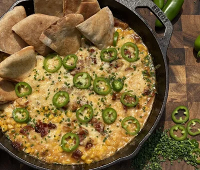 Trempette de fromage au maïs, jalapeño et bacon aux Jalapeños Castello®