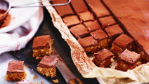 Sprøde chokoladebidder - a la snickers