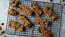 Fruit and nut bar