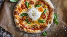 Pizza Margherita med burrata
