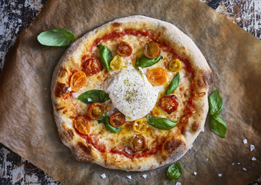 Pizza Margherita med burrata