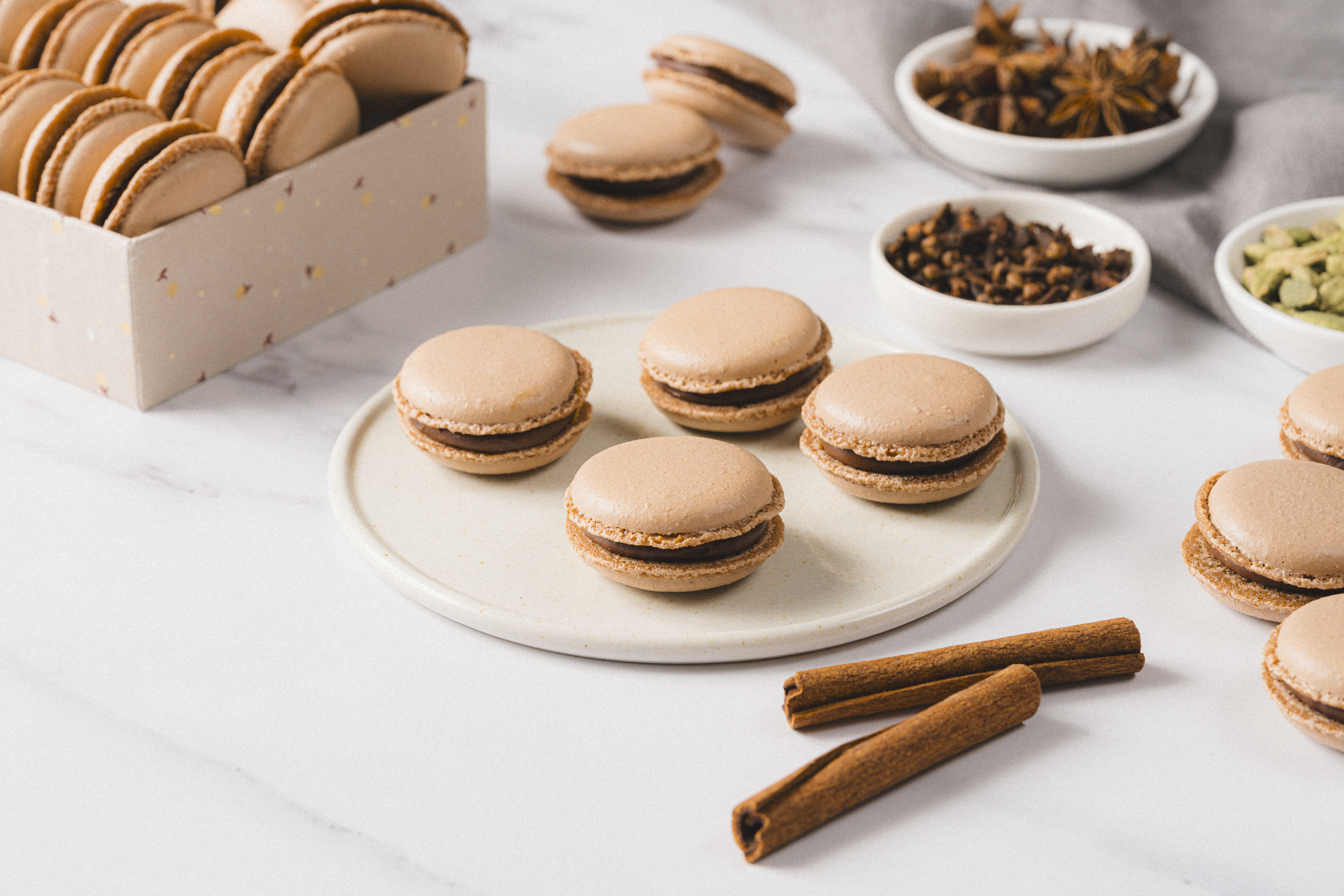 Joulunmakuiset suklaamacaronit 