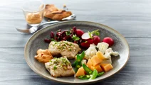 Grillstegt multe med sprøde grøntsager