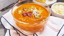 Mild tomatsoppa med salsiccia
