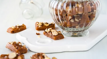 Kola med ingefära och hasselnötter