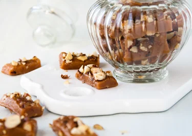 Kola med ingefära och hasselnötter