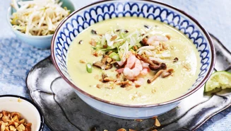 Thaisoppa med räkor och shiitake