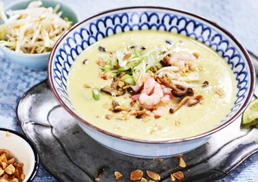 Thaisoppa med räkor och shiitake