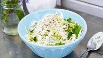 Coleslaw med selleri och äpple
