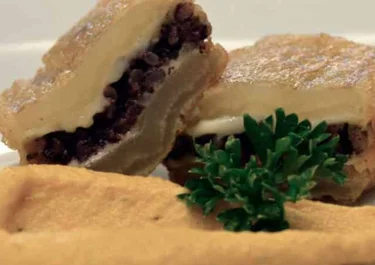 Pencas de acelga rellenas de morcilla y queso