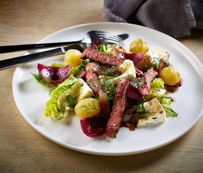 Salad of grilled beef with Creamy White with Truffle