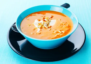Tomatsoppa med crème fraiche