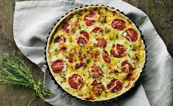 Tomato pie with thyme