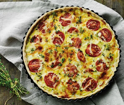 Tomato tart with thyme and Mozzarella and Maasdam Cheese