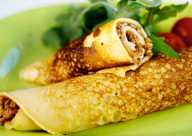 Jauhelihatäytteiset ohukaiset