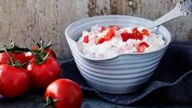 Kokosraita med tomat