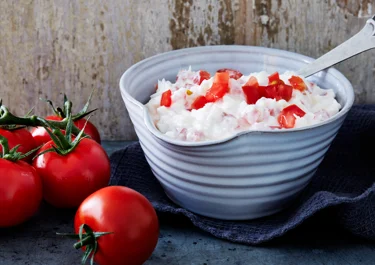Kokosraita med tomat