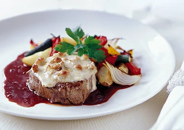 Oxfilé surprise med rödvinssås