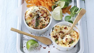 High-protein egg breakfast with cottage cheese and ham
