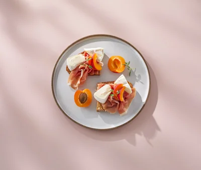Sandwich with brie, serrano, and apricot