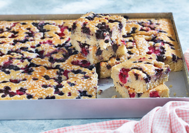 Långpannekaka med bär