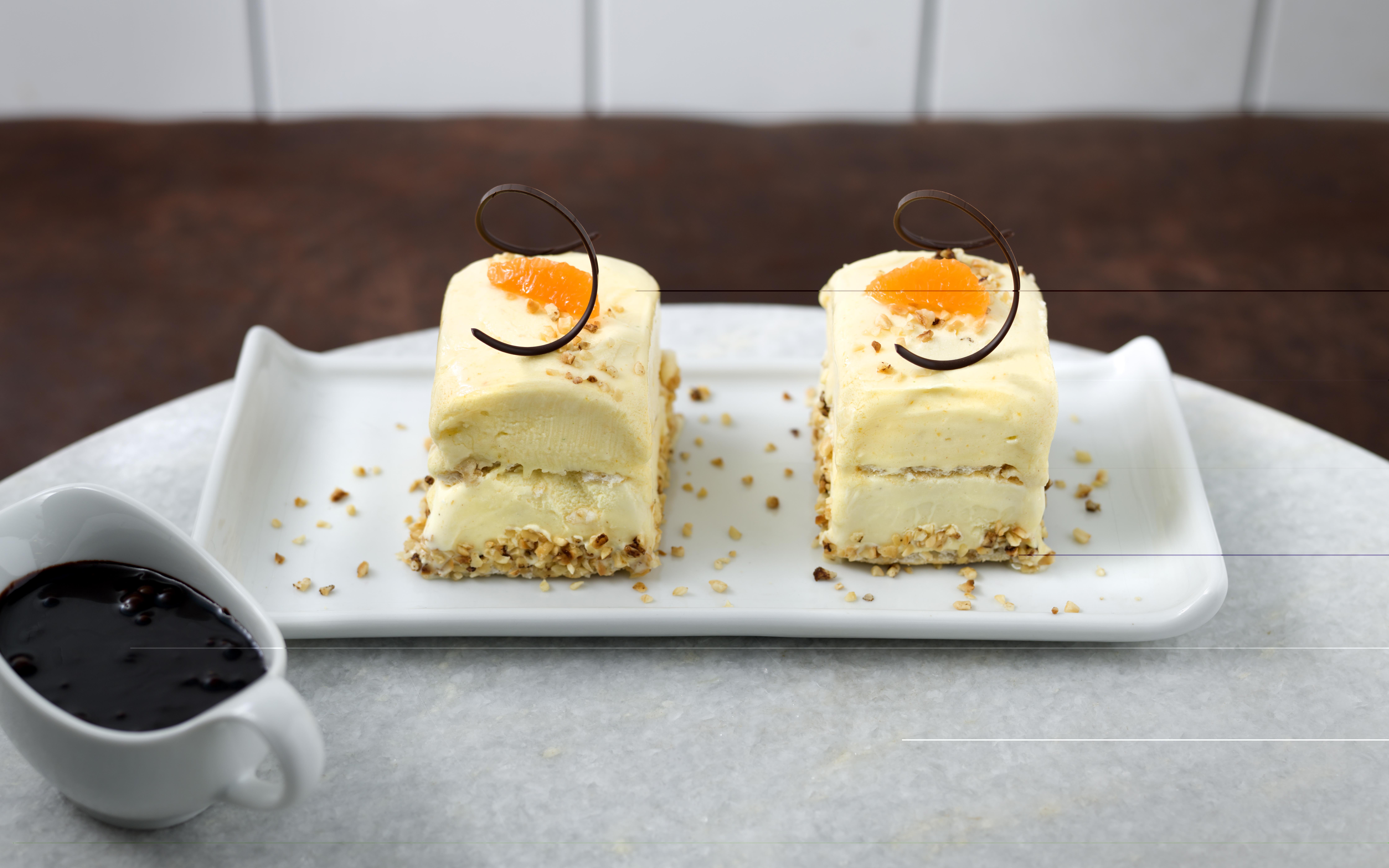 Budapestbakelse med mandarin och persimon