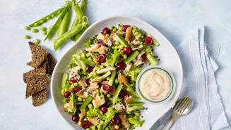 Salat med røget makrel og kirsebær