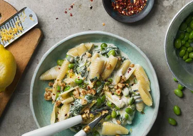 Pasta med sojabönor och citron