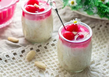 Fromage Yogurt with Almonds
