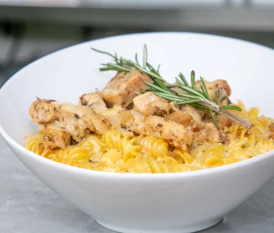 Chesa’s Chi Havarti Mac Jerk Chicken