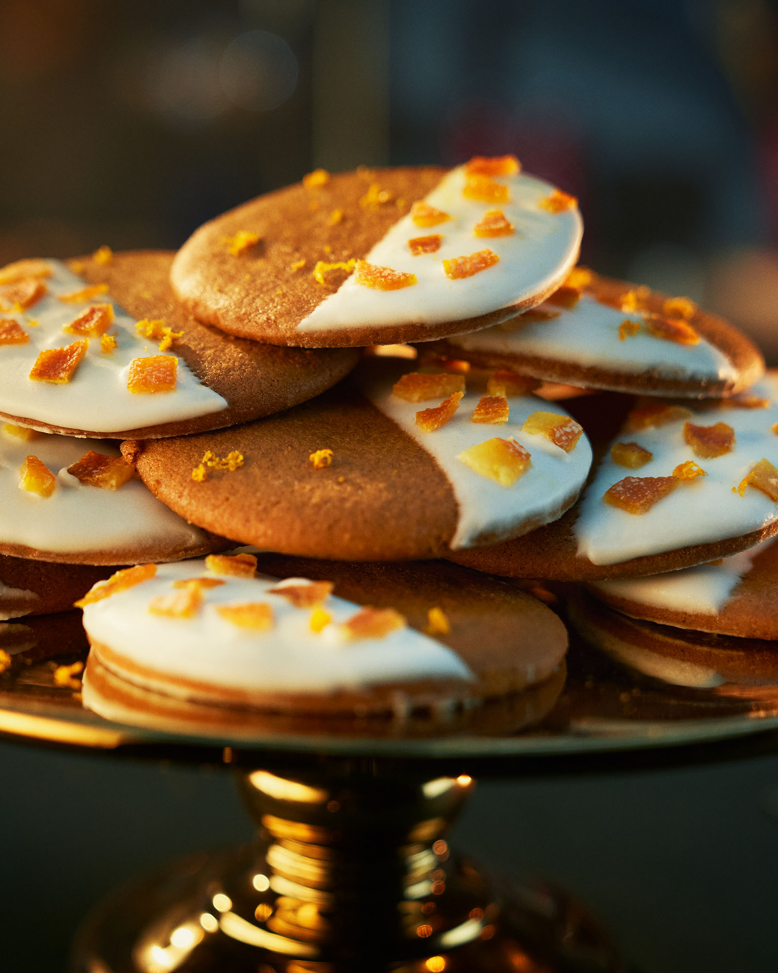 Turtă dulce cu glazură regală și coajă de portocală