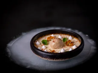 Citroenpudding met zoethoutijs en meringue