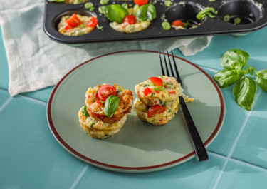 Proteiinipitoiset kananmunamuffinssit raejuustolla