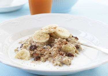 Lactosevrije havermout met banaan en rozijnen