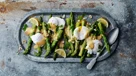 Sparris med pocherat ägg och hollandaise noisette