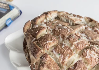 Hogaza rellena de Quesos Arla y Castello
