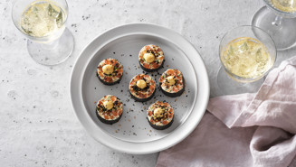 Laxtartar i noriblad