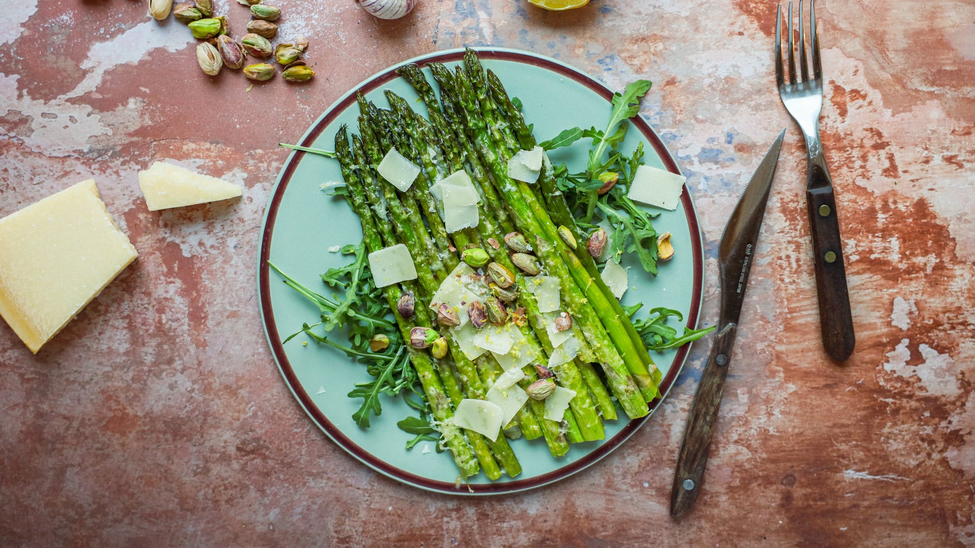 Geroosterde asperges met Parmezaan