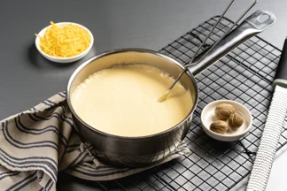 Cheddar mornay -kastike