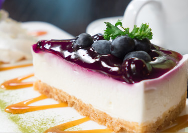 Cheesecake with Blueberries and Salted Caramel