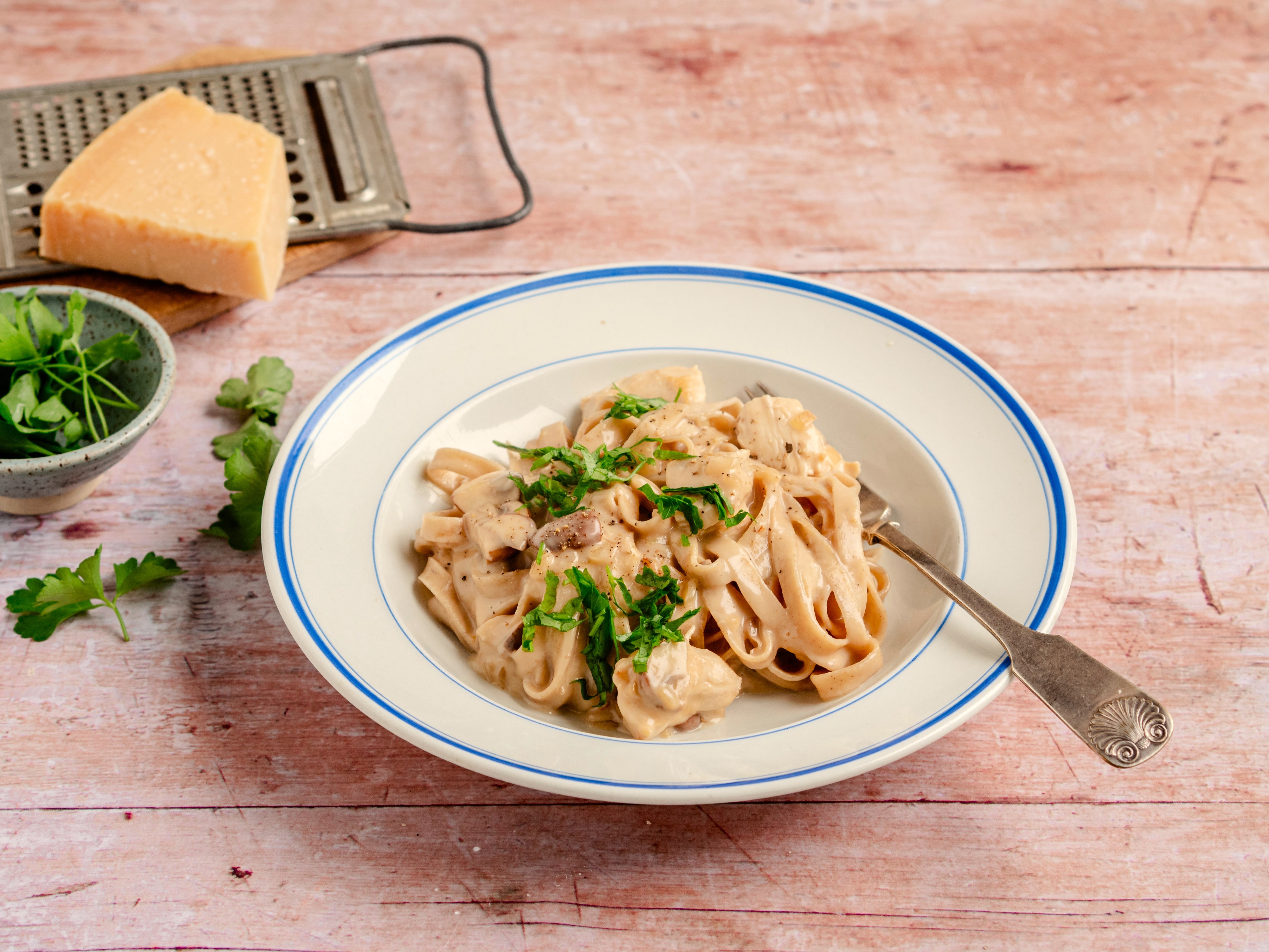 Hähnchen Nudeln mit Béchamelsauce Rezept | Arla - Rezept