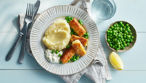 Panerade ostpinnar med tartarsås