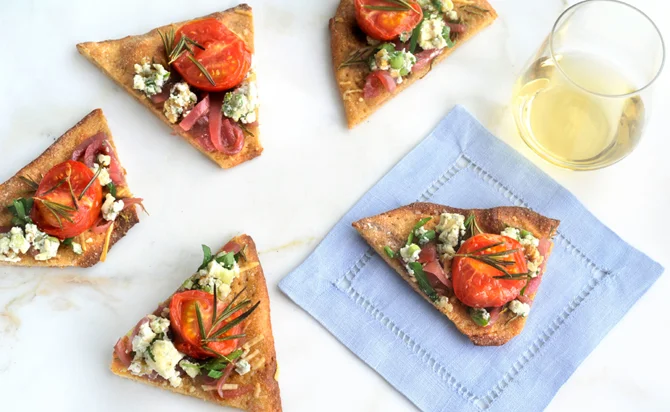 Crispy tomato flatbread with Blue Cheese Crumble