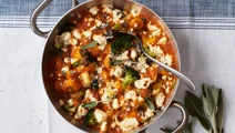 Gnocchi med tomatsås och broccoli