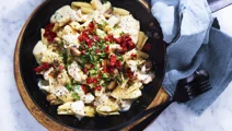 Pasta med ostsås och svamp
