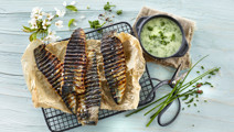 Grillet makrel med krydderurtesauce