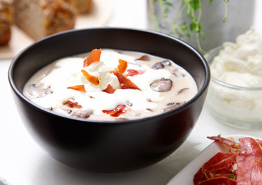 Metsäsienikeittoa tryffelikermalla